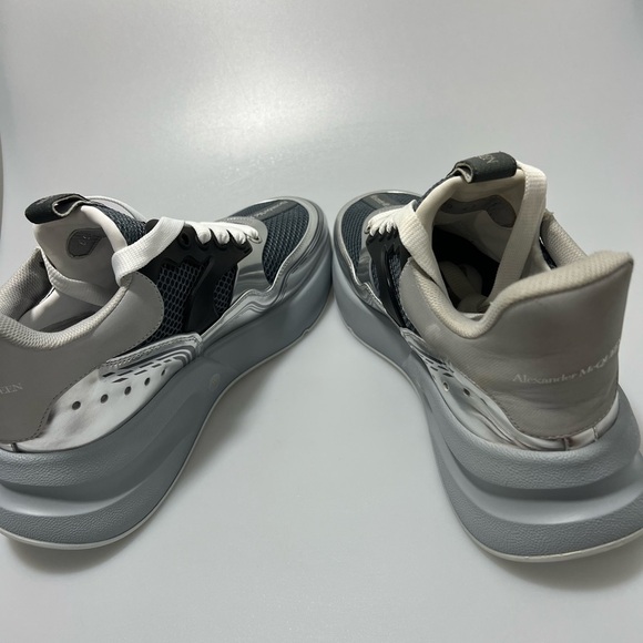 Alexander McQueen Oversized Metallic Runner Sneakers Silver Men’s EU 41/US 8 main image 6